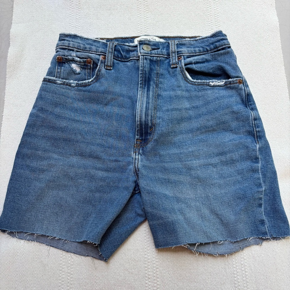 Abercrombie & fitch shorts size 27